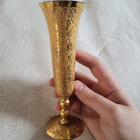 •SOLD• Vintage gold bud vase - Picture 2 of 5